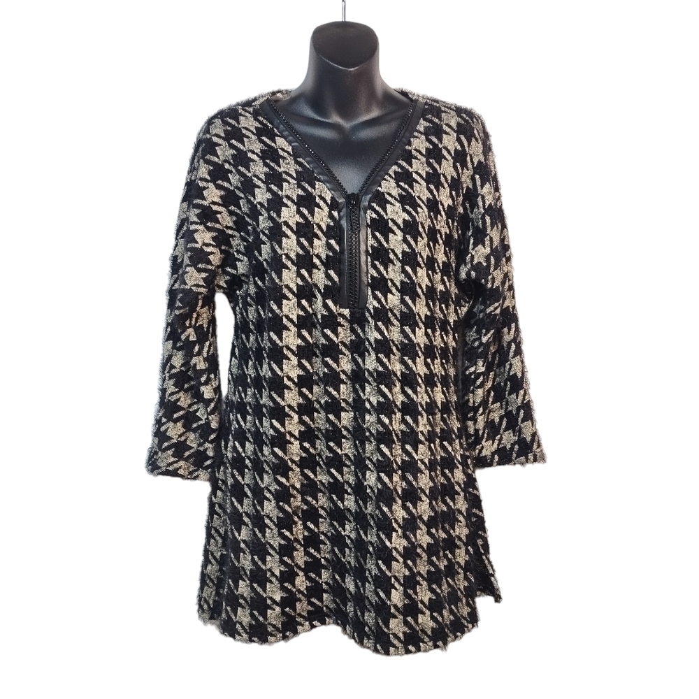 Frank Lyman Design Women's Black/Cream  Fuzzy Cardigan Sweater Size 8